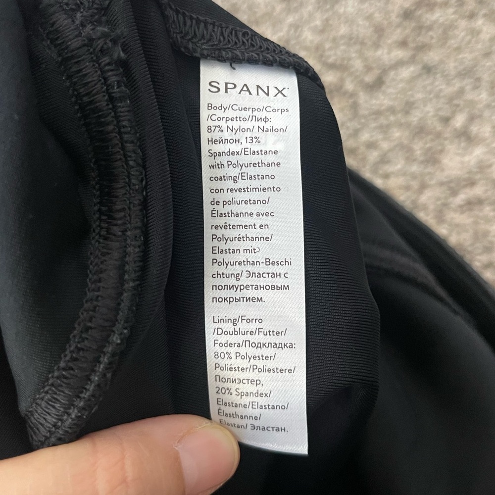 NWT Women’s Spanx Shape Faux Leather Leggings Black Size L - Picture 8 of 9